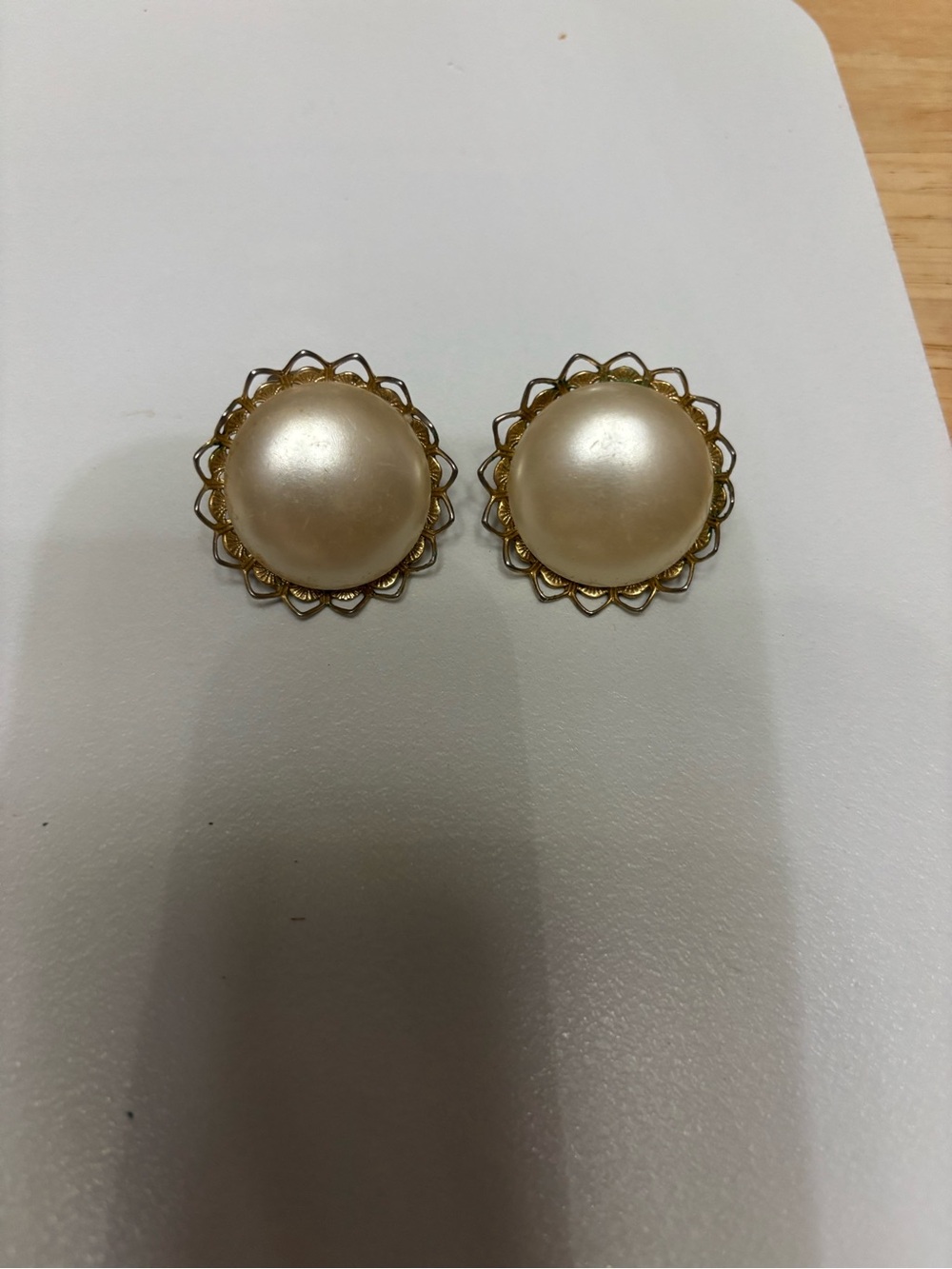 Vintage Judy Lee Gold Filigree Cream Pearl Clip-On Earrings